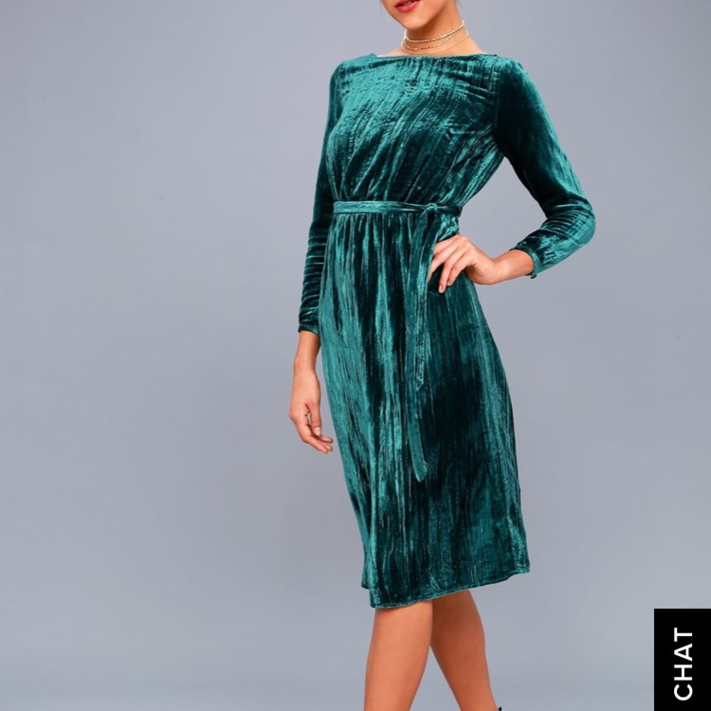 BB Dakota Green Velvet Long Sleeve Midi Dress